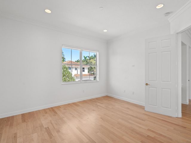 Дом в аренду по адресу 1468 Mariner Way - фото 6737250