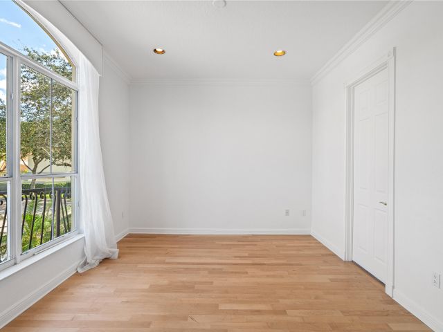 Дом в аренду по адресу 1468 Mariner Way - фото 6737251