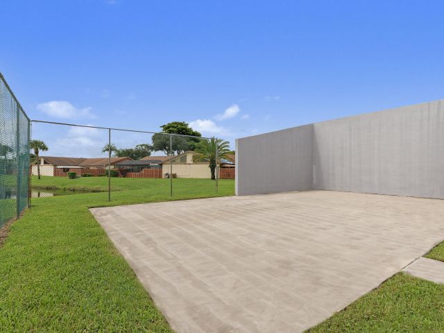 Дом в аренду по адресу 1315 Summit Run Circle - фото 6592327