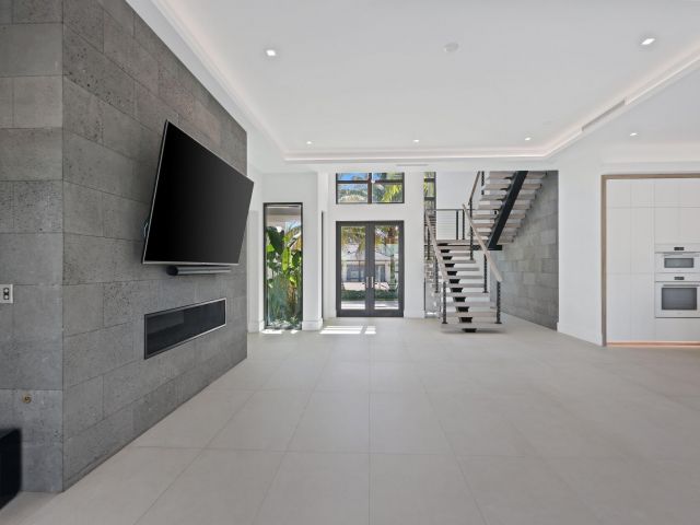 Продажа дома по адресу 933 Allamanda Drive - фото 6639859