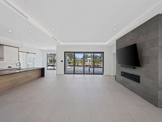 Продажа дома по адресу 933 Allamanda Drive - фото 6639862