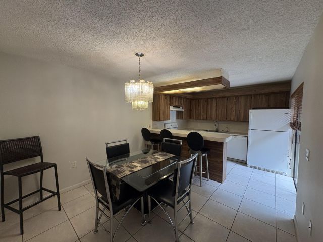 Дом в аренду по адресу 2950 SW 22nd Circle 4a - фото 6595139