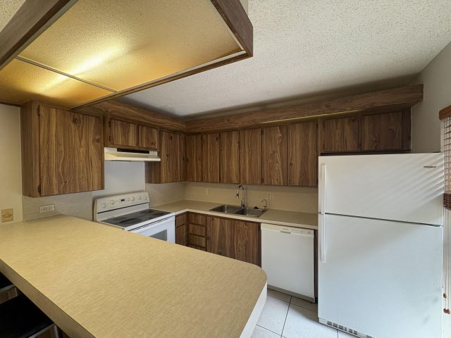 Дом в аренду по адресу 2950 SW 22nd Circle 4a - фото 6595141