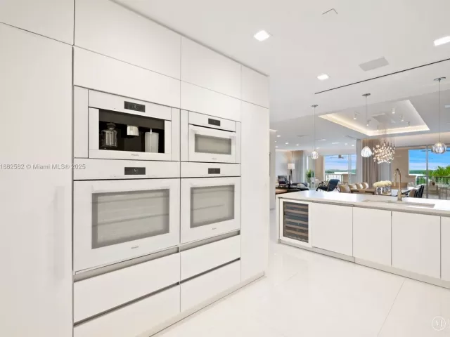 Продажа квартиры #5053 - фото 6599904