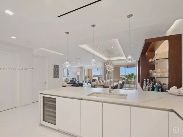 Продажа квартиры #5053 - фото 6599902