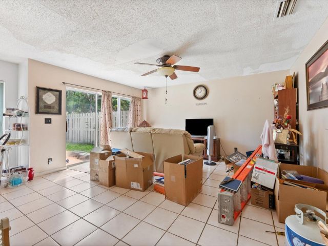 Продажа дома по адресу 10372 SW 9th Lane - фото 6576056