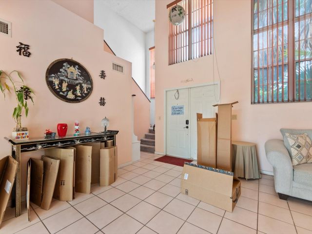 Продажа дома по адресу 10372 SW 9th Lane - фото 6576057