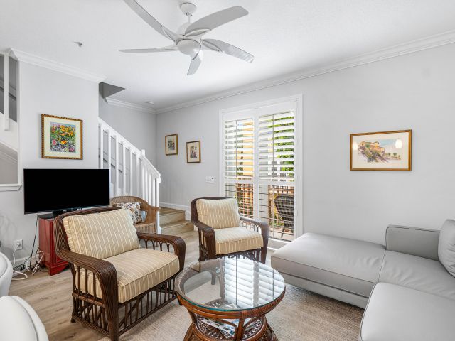 Дом в аренду по адресу 65 SE 5th Avenue B - фото 6594830