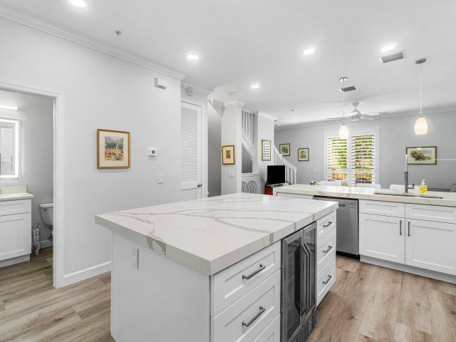 Дом в аренду по адресу 65 SE 5th Avenue B - фото 6594834