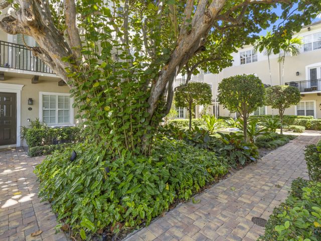 Дом в аренду по адресу 65 SE 5th Avenue B - фото 6594840