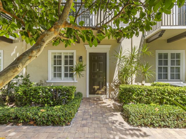 Дом в аренду по адресу 65 SE 5th Avenue B - фото 6594843