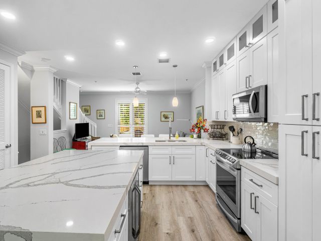 Дом в аренду по адресу 65 SE 5th Avenue B - фото 6594846