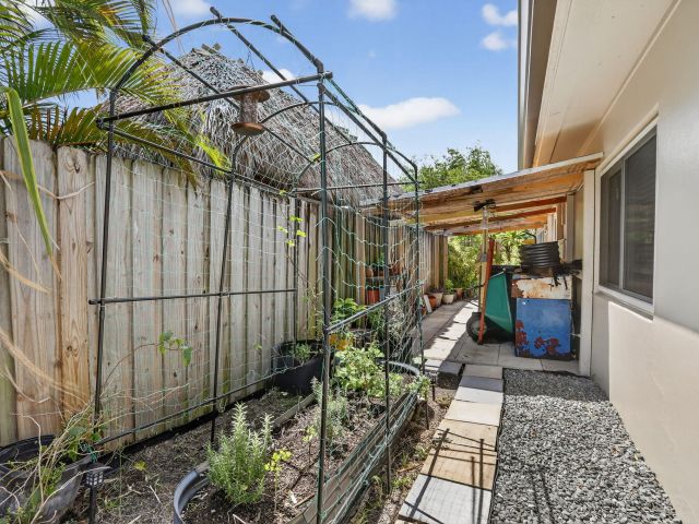 Продажа дома по адресу 2133 Coral Gardens Drive - фото 6575688