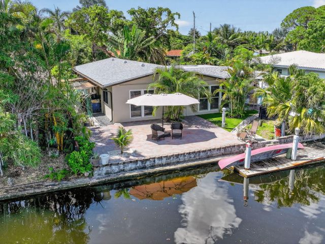 Продажа дома по адресу 2133 Coral Gardens Drive - фото 6575694