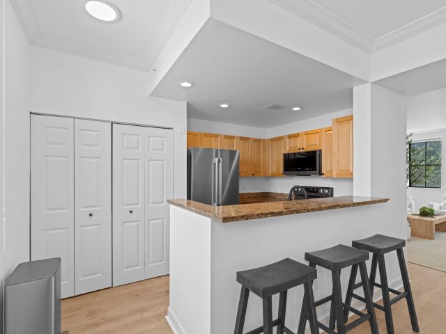 Дом в аренду по адресу 687 Hibiscus Street - фото 6592189