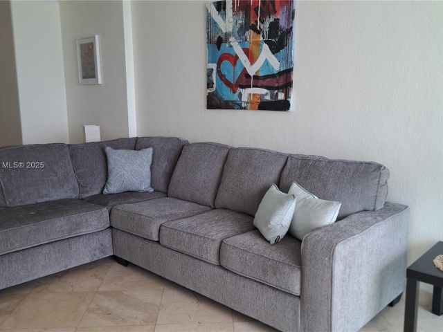 Квартира в аренду номер1021 - фото 6578432