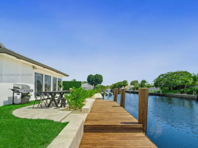 Дом в аренду по адресу 2830 NE 56 ct - фото 6611659