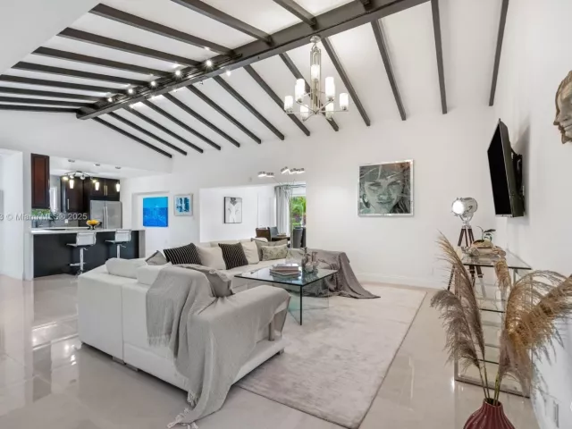 Дом в аренду по адресу 2830 NE 56 ct - фото 6611662