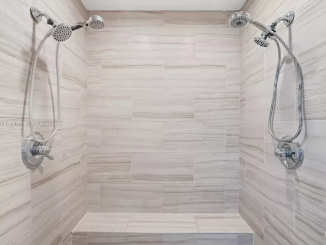 Дом в аренду по адресу 2830 NE 56 ct - фото 6611648