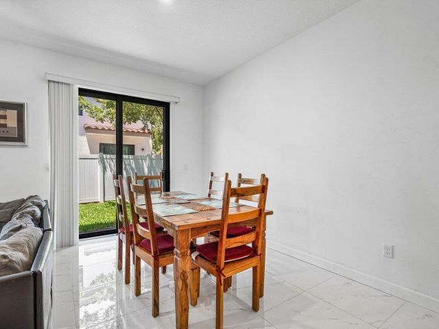 Дом в аренду по адресу 4111 Plum Tree Lane - фото 6578474