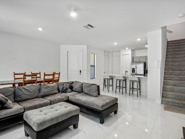 Дом в аренду по адресу 4111 Plum Tree Lane - фото 6578475