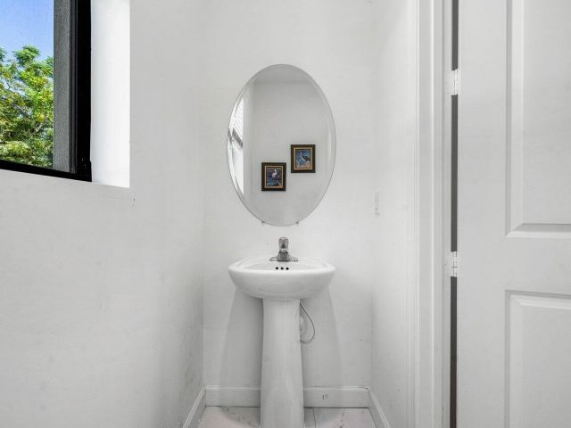 Дом в аренду по адресу 4111 Plum Tree Lane - фото 6578478