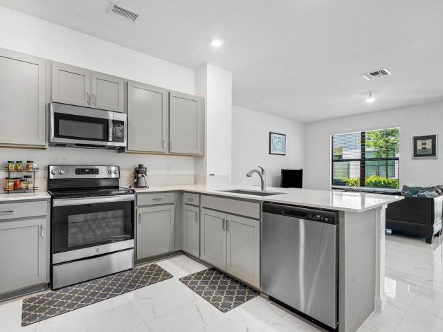 Дом в аренду по адресу 4111 Plum Tree Lane - фото 6578479