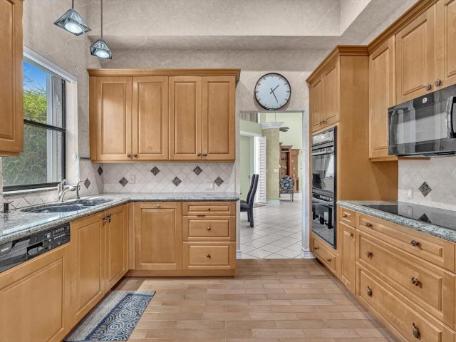 Дом в аренду по адресу 10122 Spyglass Way - фото 6593383