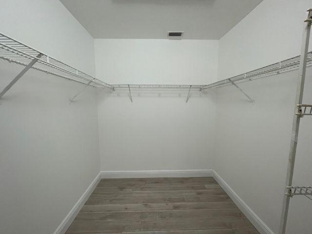 Дом в аренду по адресу 6691 Montego Bay Boulevard H - фото 6593348