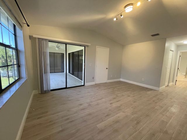 Дом в аренду по адресу 6691 Montego Bay Boulevard H - фото 6593351