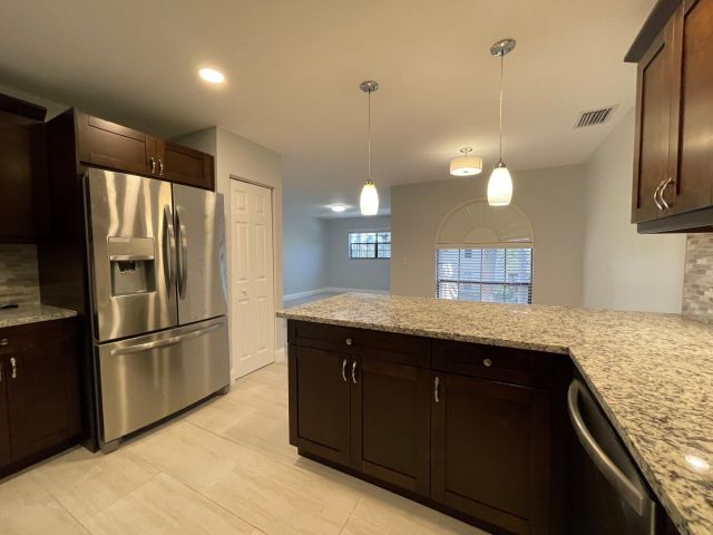 Дом в аренду по адресу 6691 Montego Bay Boulevard H - фото 6593359