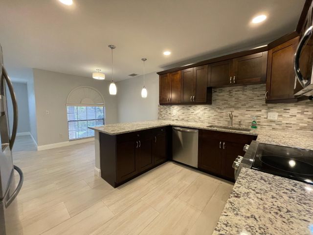 Дом в аренду по адресу 6691 Montego Bay Boulevard H - фото 6593360