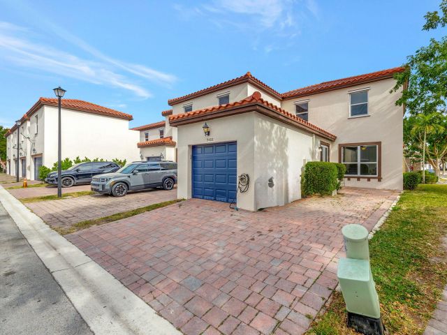 Дом в аренду по адресу 9480 SW 171st Avenue - фото 6627450