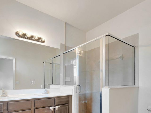 Дом в аренду по адресу 9480 SW 171st Avenue - фото 6627458