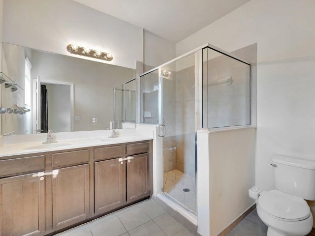 Дом в аренду по адресу 9480 SW 171st Avenue - фото 6627459