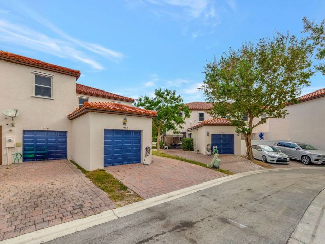 Дом в аренду по адресу 9480 SW 171st Avenue - фото 6627465