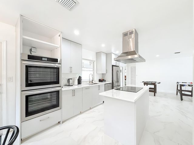 Дом в аренду по адресу 635 Kingbird Circle - фото 6595059