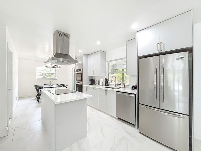 Дом в аренду по адресу 635 Kingbird Circle - фото 6595065