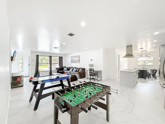 Дом в аренду по адресу 635 Kingbird Circle - фото 6595066