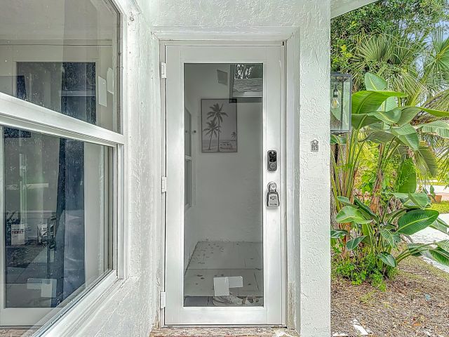 Дом в аренду по адресу 635 Kingbird Circle - фото 6595076