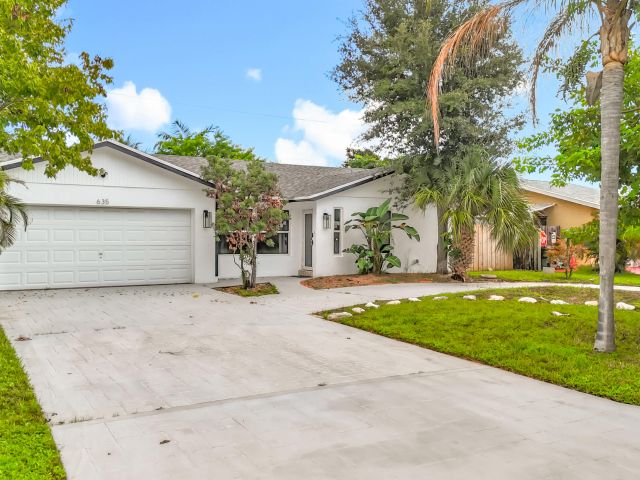 Дом в аренду по адресу 635 Kingbird Circle - фото 6595077