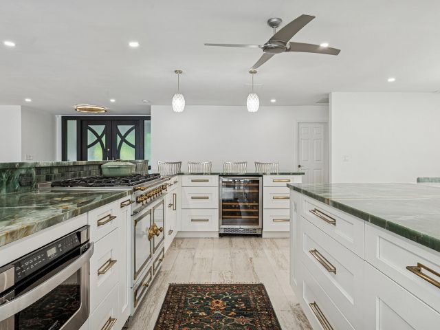 Продажа дома по адресу 8 Woodbrook Circle - фото 6634260