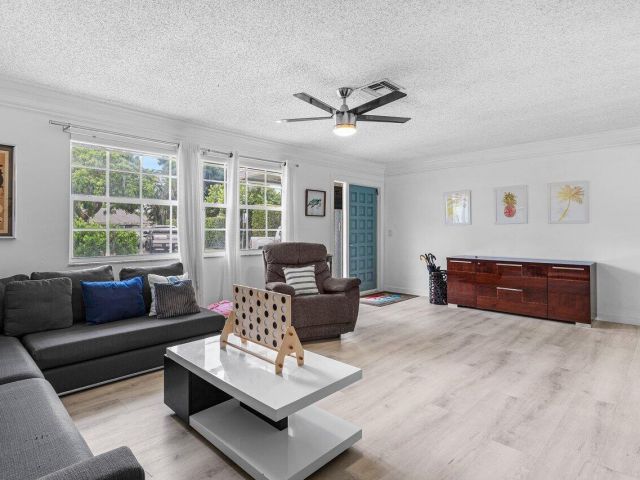 Дом в аренду по адресу 15 NE 18th Street - фото 6594983