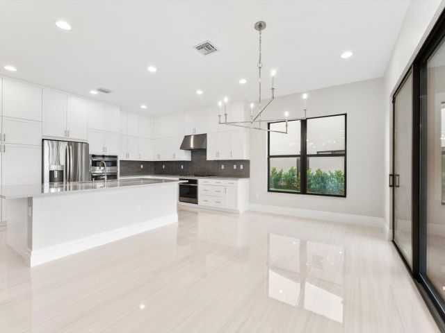 Продажа дома по адресу 20107 Pacific Dunes Drive - фото 6593245