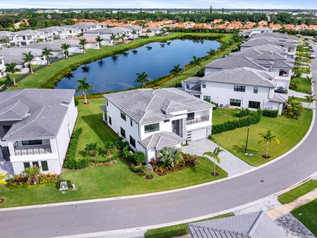 Продажа дома по адресу 20107 Pacific Dunes Drive - фото 6593259