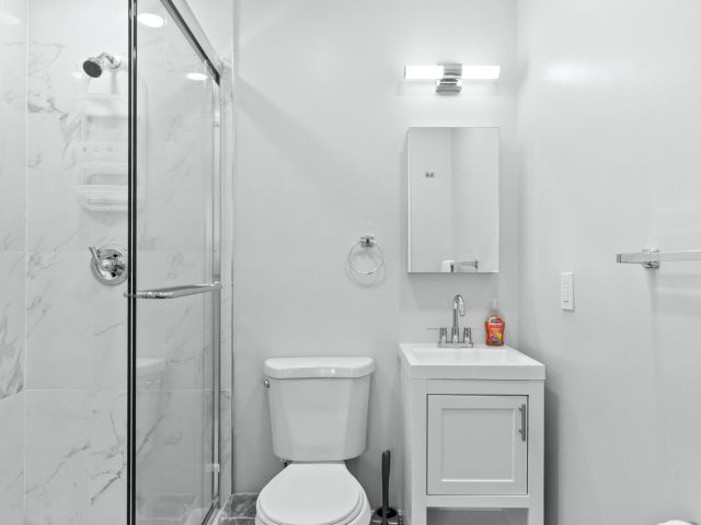 Продажа дома по адресу 1800 NE 28th Avenue - фото 6582934