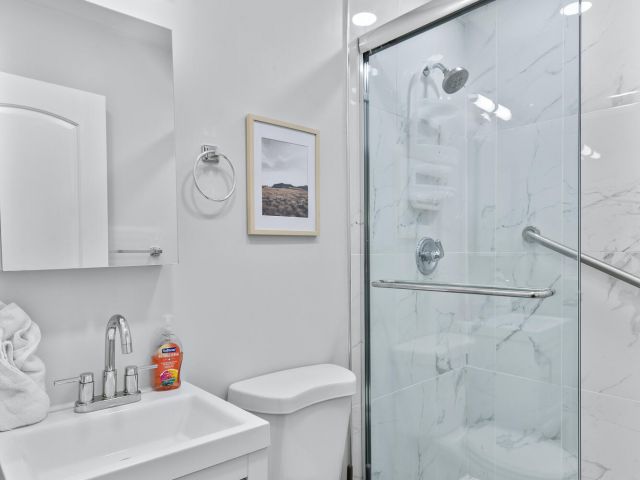 Продажа дома по адресу 1800 NE 28th Avenue - фото 6582939