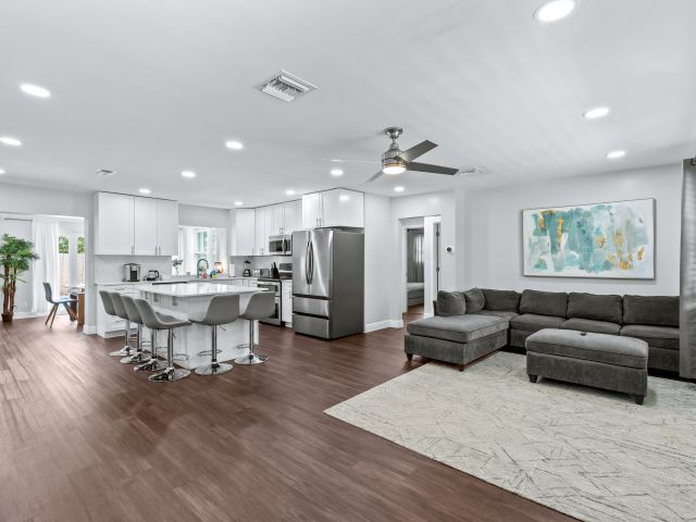 Продажа дома по адресу 1800 NE 28th Avenue - фото 6582947