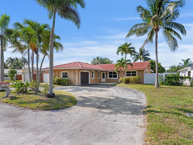 Дом в аренду по адресу 2650 NE 22nd Street - фото 6582480
