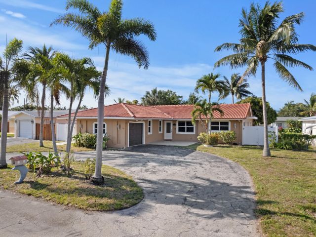 Дом в аренду по адресу 2650 NE 22nd Street - фото 6582482